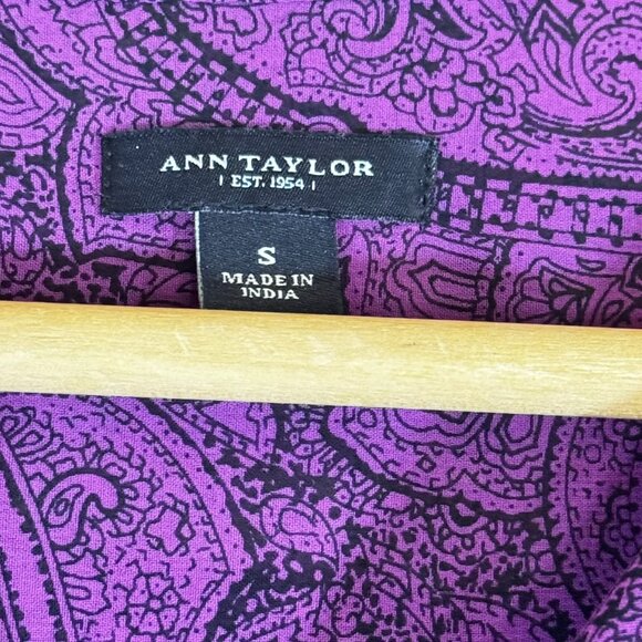 #22 Women's Ann Taylor Sheer Paisley Blouse, Purple, Size Small - Picture 5 of 6